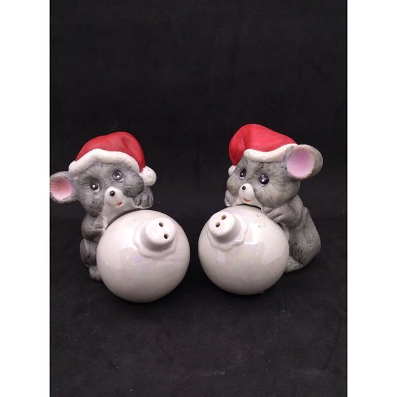 Vintage 1986 House of Lloyd kitschy Christmas Mice Salt and Pepper Shakers - Picture 1 of 14